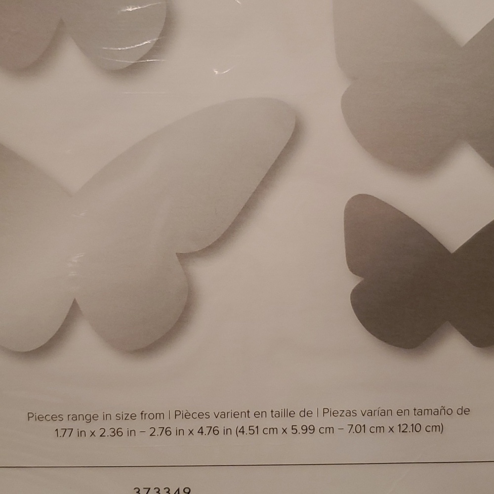 NWT 16 PIECE ACRYLIC BUTTERFLIES - Picture 4 of 8